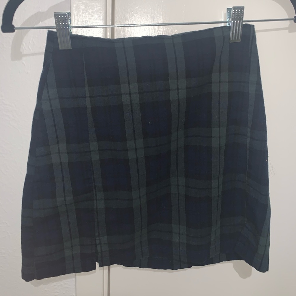 brandy melville plaid green and black shirt cara